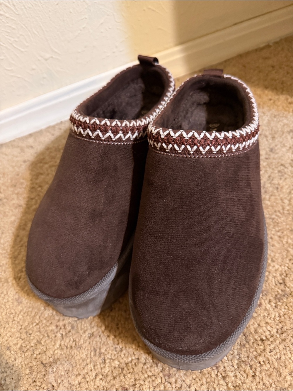 Cozy Brown Slip-On Clog Mules with Contrast Stitching